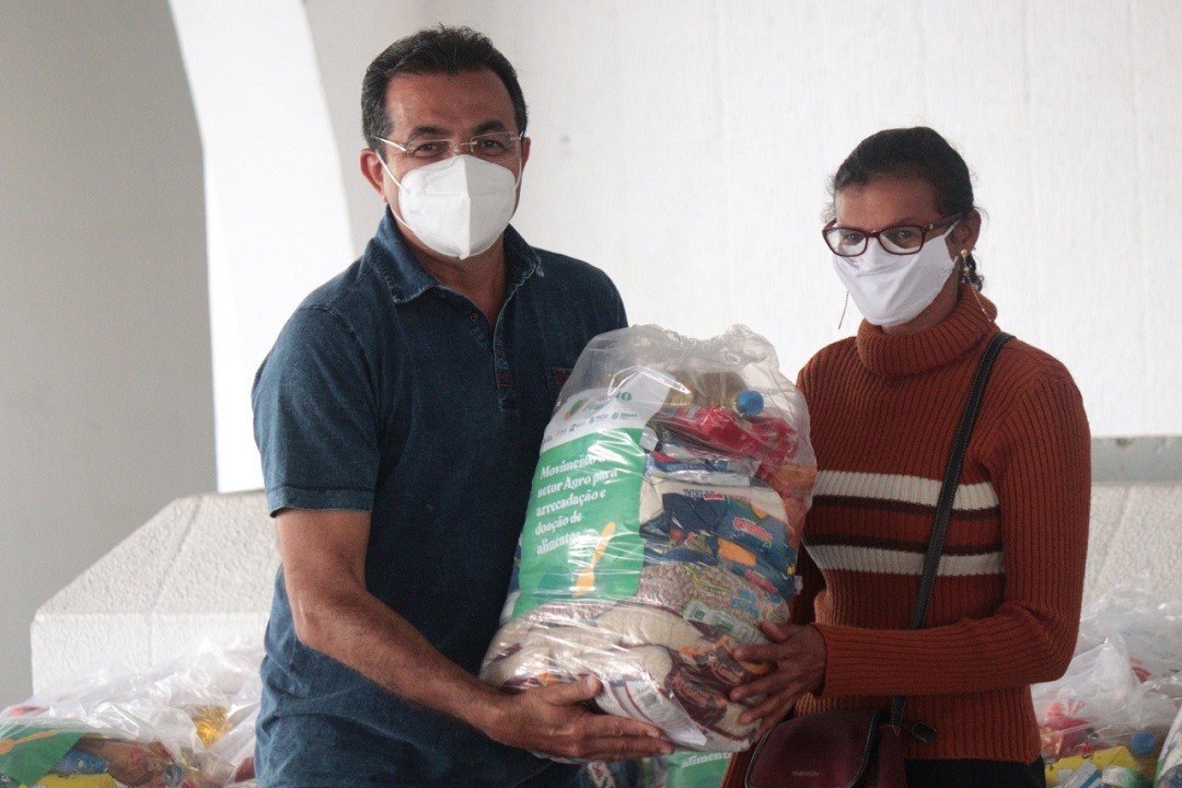 Governo Municipal de Itabaiana distribui 100 cestas básicas