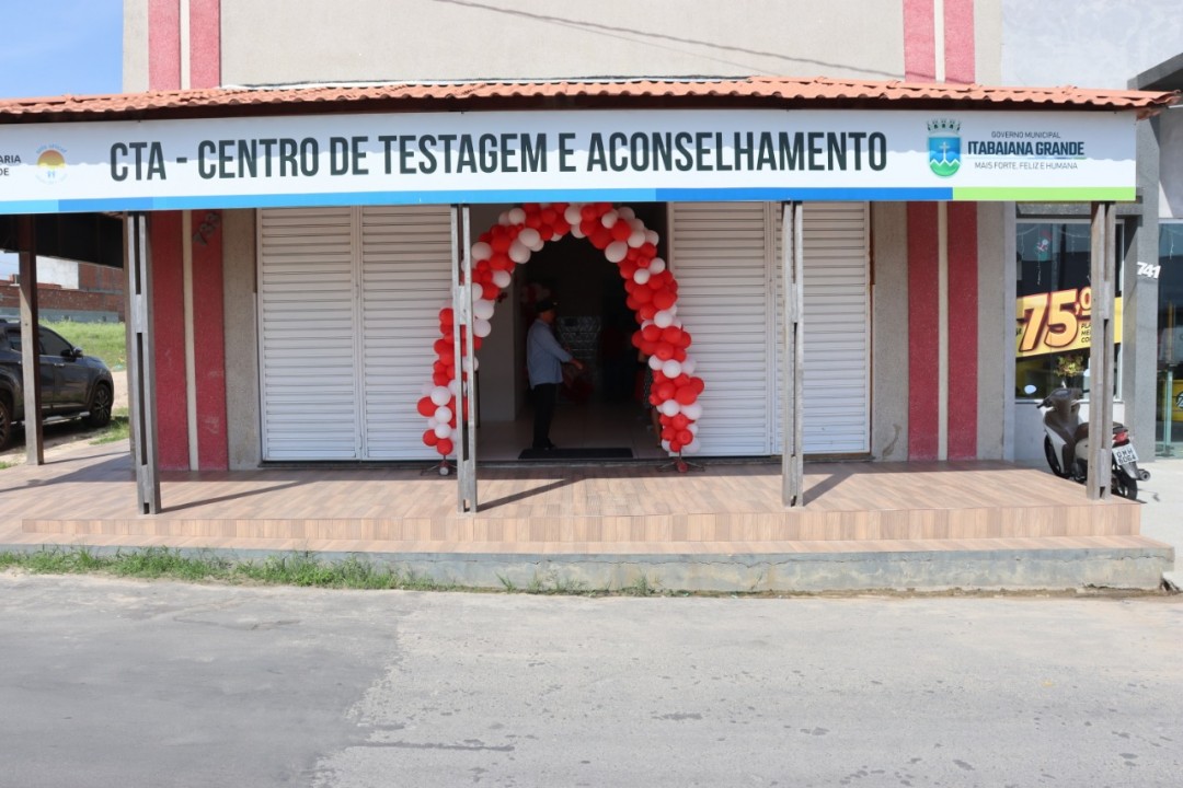 Dezembro Vermelho: Secretaria Municipal de Saúde realiza ação no Centro de Testagem e Aconselhamento