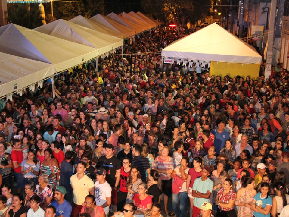 BANDA FULÔ DE MANDACARU ABRE A PROGRAMAÇÃO FESTIVA DA FERIA DO CAMINHÃO 2018