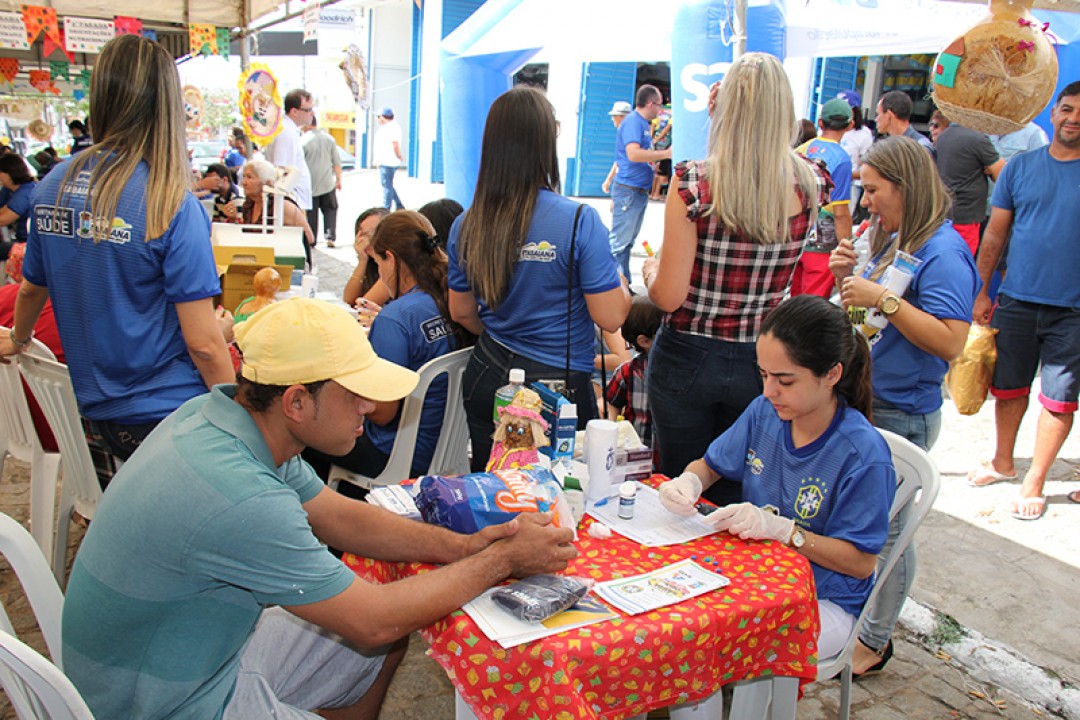 SECRETÁRIA MUNICIPAL DE SAÚDE PROMOVE MAIS UMA EDIÇÃO DO NA BOLEIA COM SAÚDE