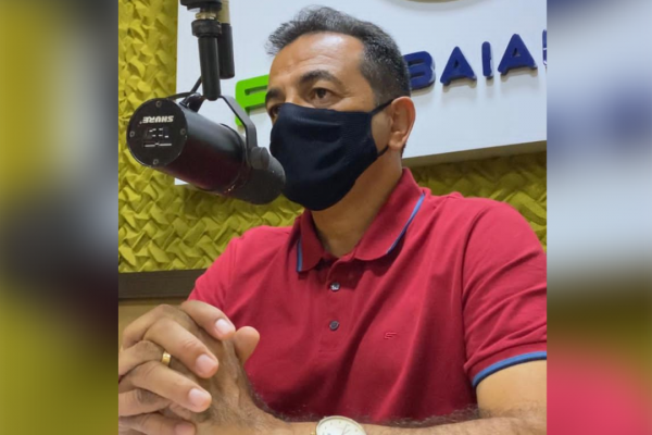“Se dependesse da gestão, a gente faria a entrega qualquer dia, qualquer hora”, afirma Adailton sobre as casas do Serapião