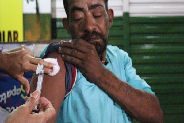 População em situação de rua recebe 2ª dose da vacina em Itabaiana