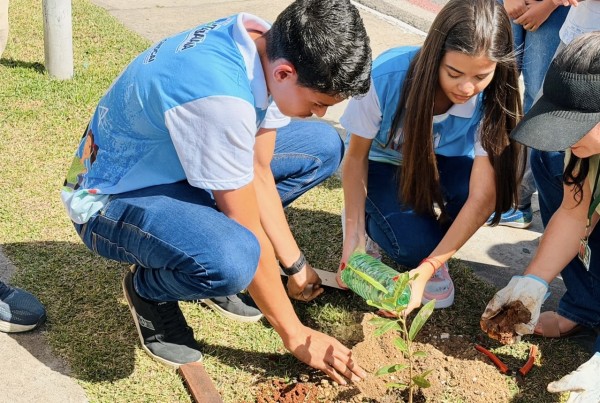 Dia da Árvore: Prefeitura de Itabaiana realiza plantio de mudas com participação de alunos da rede municipal