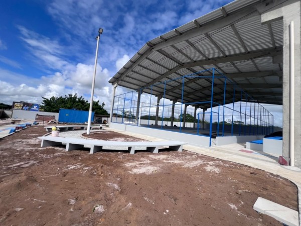 Quadra poliesportiva será entregue aos moradores do povoado Terra Dura em breve. Obra da gestão municipal segue a todo vapor