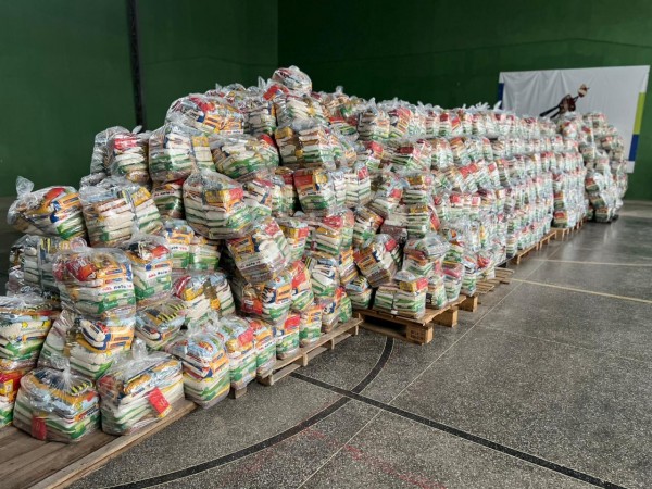 Prefeitura de Itabaiana inicia a tradicional distribuição de cestas básicas e o peixe à Semana Santa nos povoados