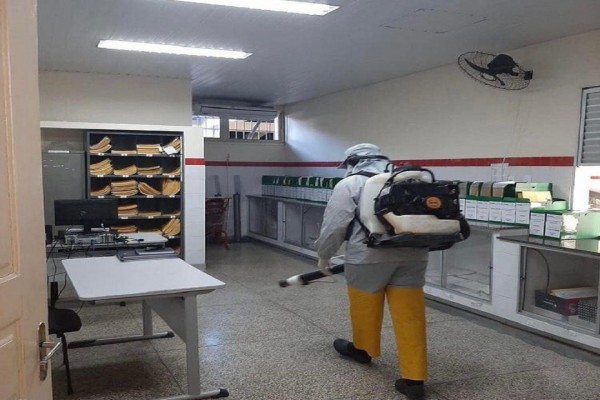 Agentes fazem desinfecção de colégios em Itabaiana