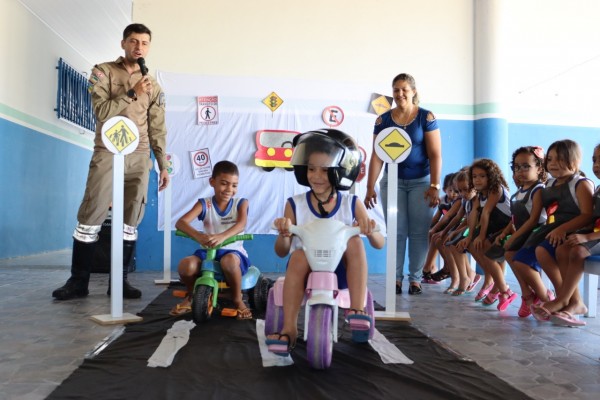 SMTT realiza ação educativa em alusão à Semana Nacional do Trânsito em Itabaiana