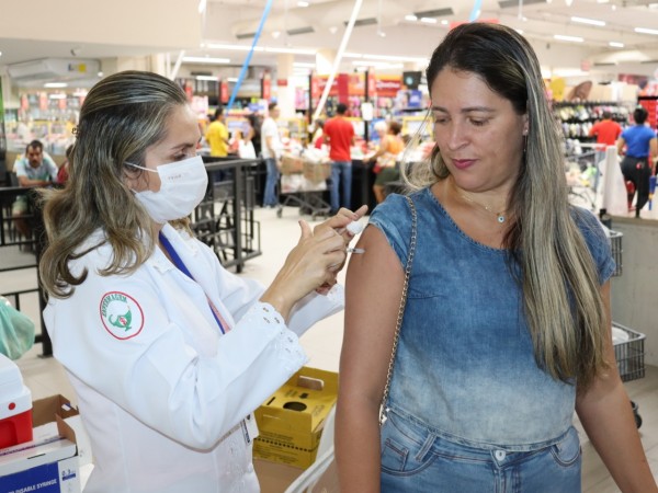 Governo de Itabaiana segue vacinando às quartas-feiras no Nunes Peixoto