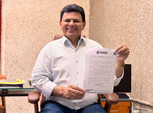 Prefeito Valmir assina projeto que garante auxílio de R$ 200 a alunos da EJA em Itabaiana