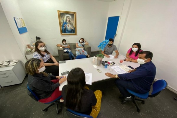 Novas medidas restritivas para o combate à pandemia são discutidas em reunião