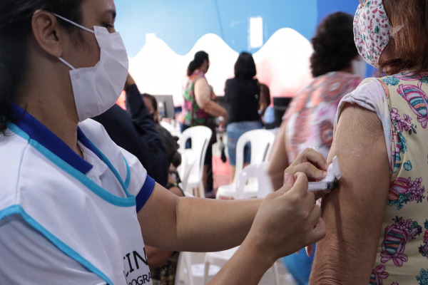 Governo de Itabaiana vacina pessoas a partir de 32 anos, nesta quarta-feira (04)