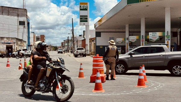 SMTT implementa nova rotatória no cruzamento das ruas Francisco Bragança e Gumercindo Oliveira