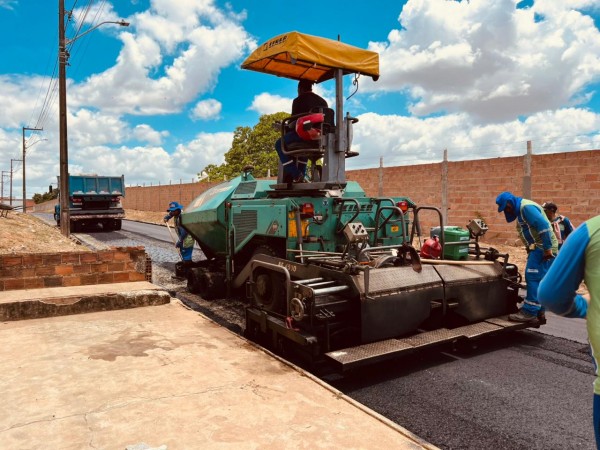 Prefeitura de Itabaiana inicia pavimentação asfáltica de várias ruas da 4ª etapa do Bairro Queimadas