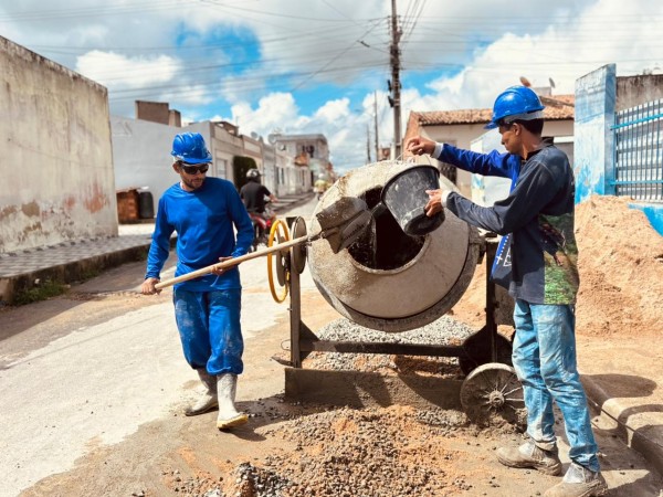 Quadra poliesportiva da Escola Municipal Elizeu de Oliveira passa por reforma e em breve será entregue pela Prefeitura de Itabaiana