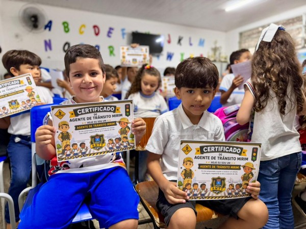 Maio Amarelo: SMTT realiza ações educativas em escolas e empresas itabaianenses sobre cuidados para evitar acidentes no trânsito