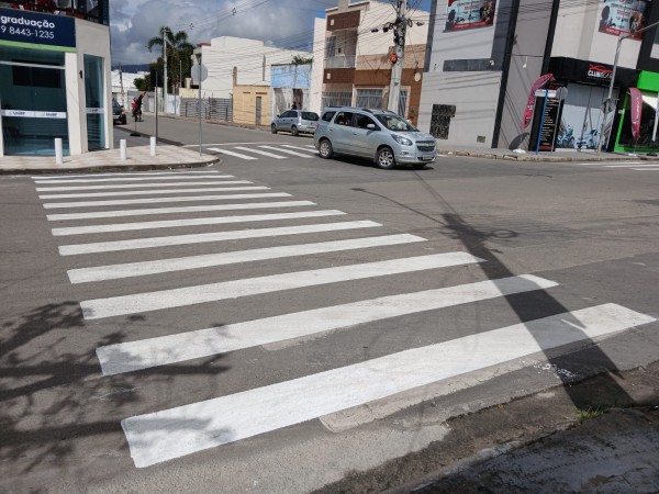 SMTT de Itabaiana dá continuidade à revitalização da sinalização horizontal em várias vias da cidade