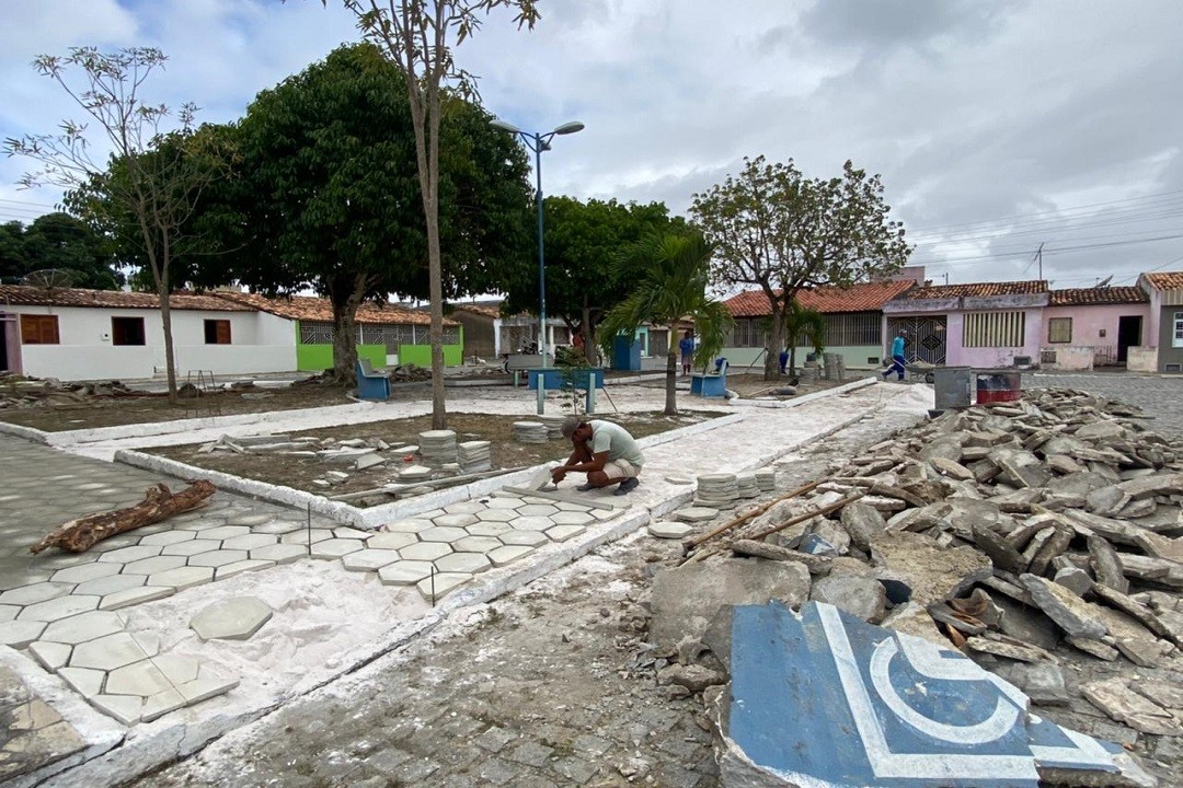 Praça Jubal Carvalho, no Bairro Serrano, é revitalizada
