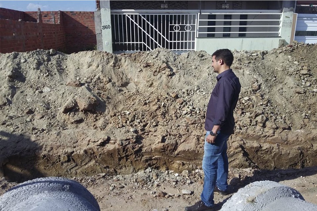 SECRETÁRIO IGOR MENEZES VISITA OBRAS DO BAIRRO JOSÉ MILTON MACHADO