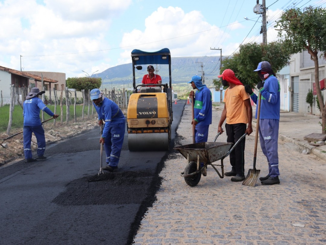 Governo de Itabaiana inicia pavimentação asfáltica na Avenida Padre Airton Gonçalves, no Bairro São Cristóvão