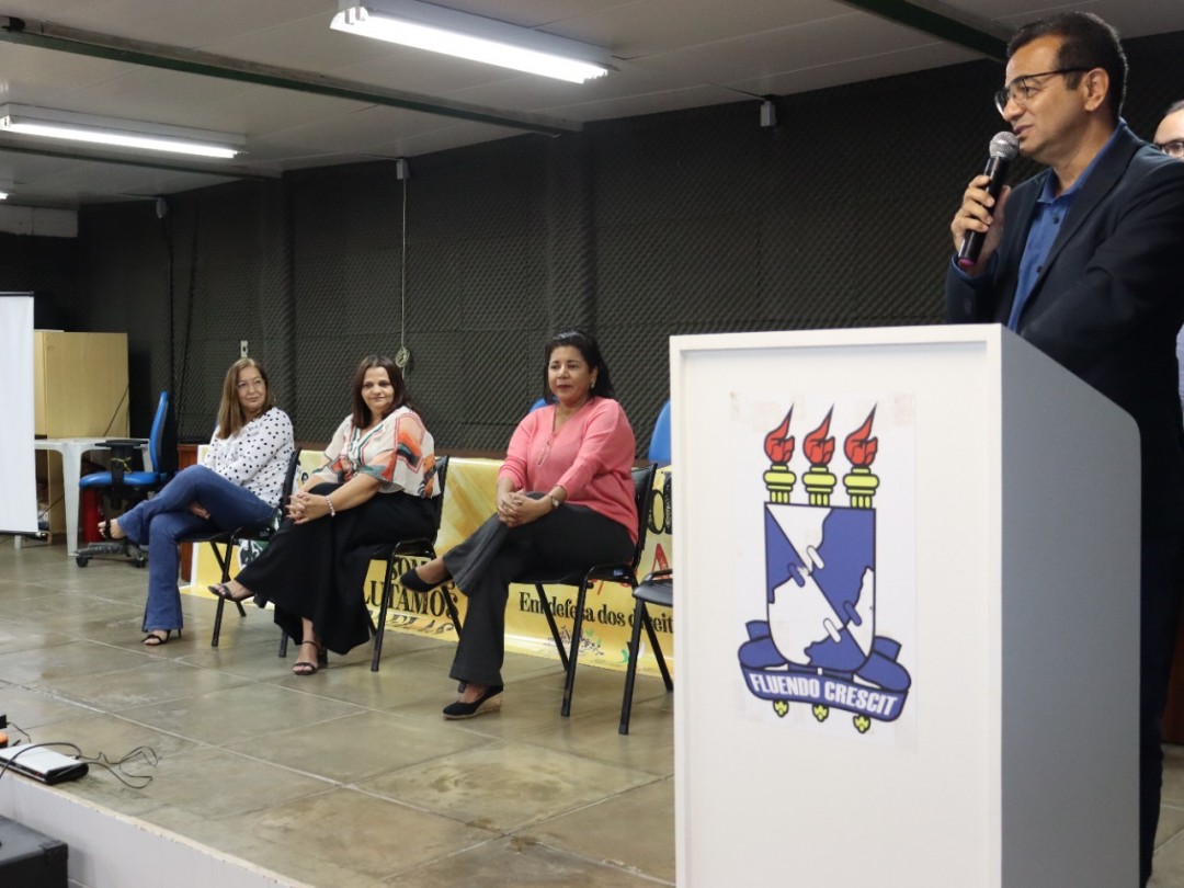 Prefeito Adailton Sousa participa do Encontro de Assistentes Sociais de Sergipe