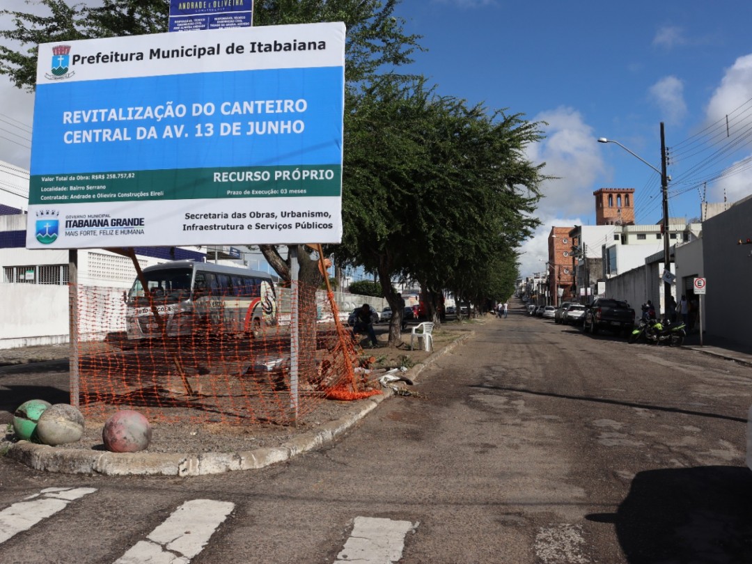 Governo de Itabaiana inicia revitalização do canteiro central da Avenida 13 de Junho