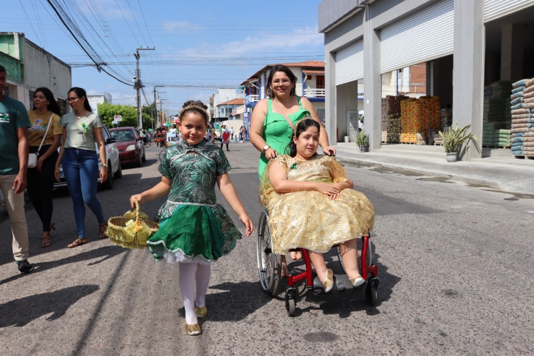 Governo de Itabaiana realiza desfile do Setembro Verde em alusão ao Dia Nacional de Luta da Pessoa com Deficiência