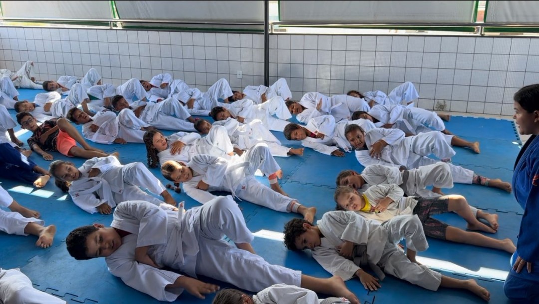 Leão Amigo: valor arrecadado beneficia projeto Treinando e Formando Cidadãos com a aquisição de Kimonos