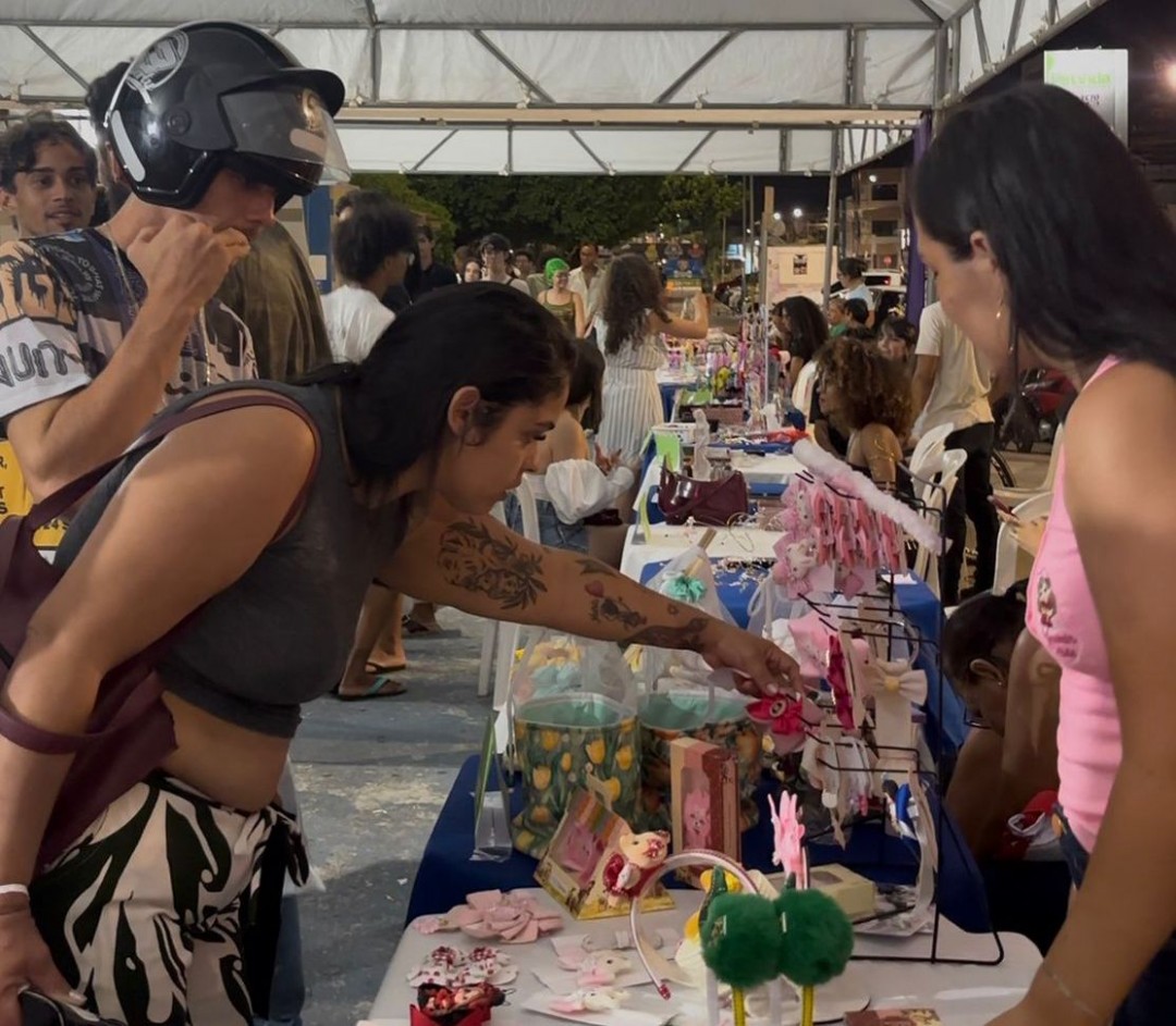 Com apoio da Prefeitura de Itabaiana, segunda edição do “Sarau da Meia Lua” movimenta o Calçadão com várias atividades