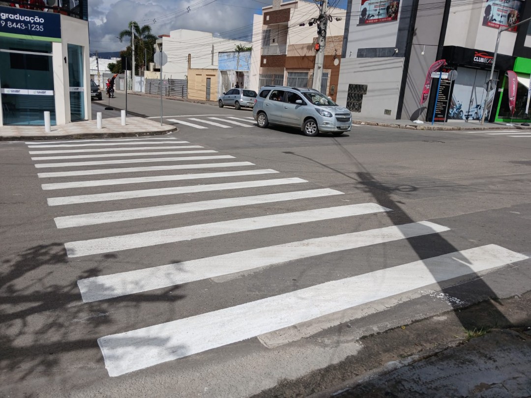 SMTT de Itabaiana dá continuidade à revitalização da sinalização horizontal em várias vias da cidade
